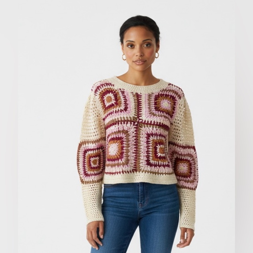 Mink Pink Cropped Sweater Medium